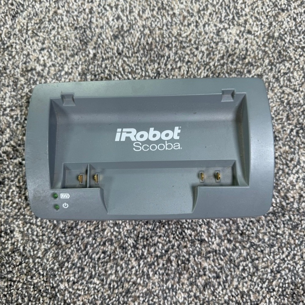 iRobot Scooba Floor Scrubbing Robot Bundle with Virtual Walls and Charger PARTS - Picture 3 of 16